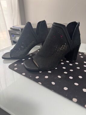 Vince Camuto Black Perforated Peep-Toe Block Heel Sandals